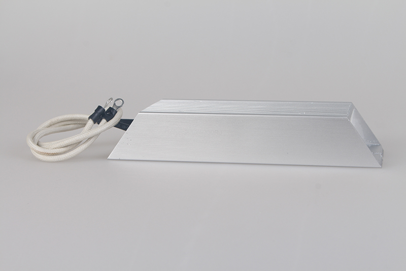 梯形鋁殼電阻的物理學概念